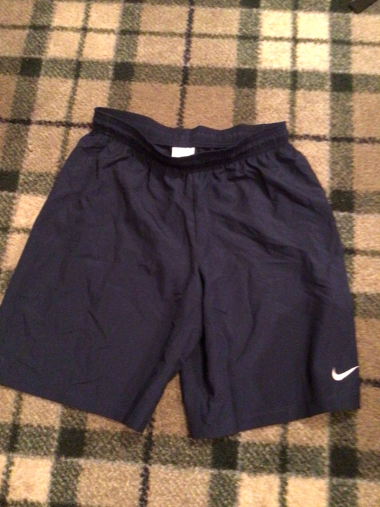 Nike NEW Men’s navy blue Dri Fit soccer Large training shorts 9 1/2 inseam long