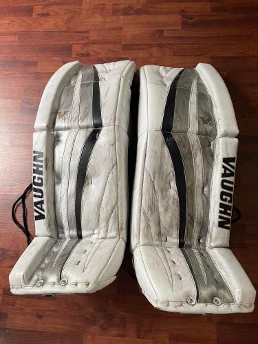 Vaughn Velocity V6 1100 35+2 leg pads