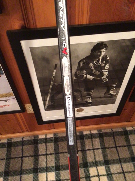 Warrior new old stock Left Dynasty HD4 grip red Grey W03 Henrique 50 flex hockey stick