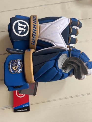 Charlotte Hounds Team Issues Warrior Gloves