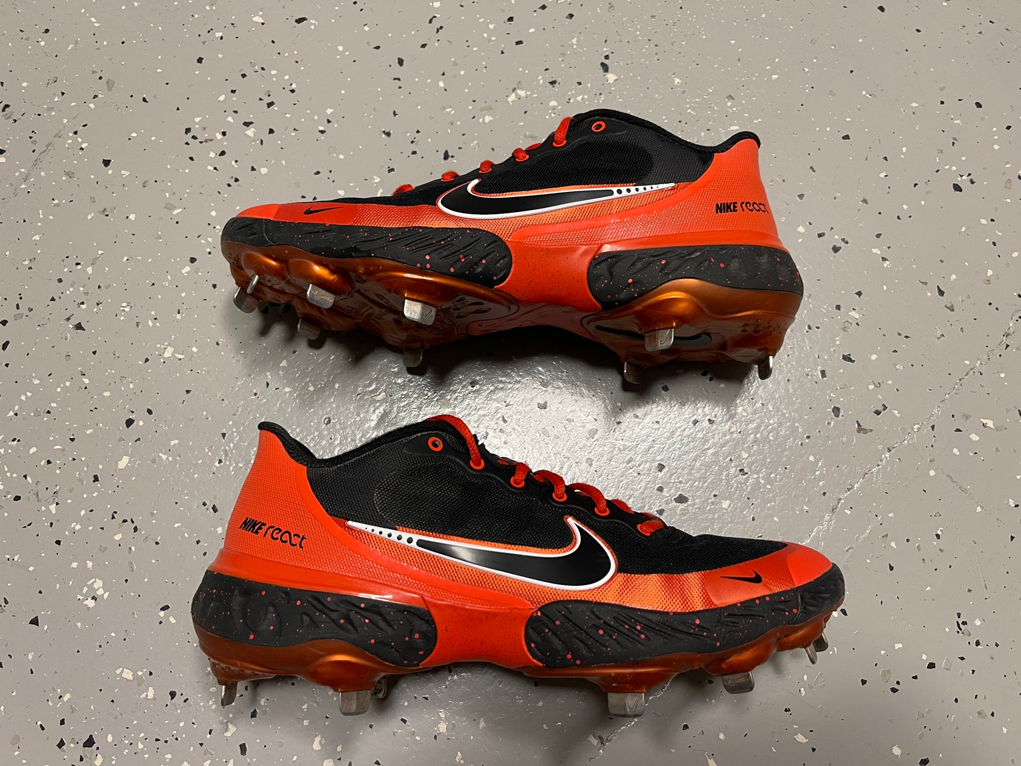 orange nike baseball cleats