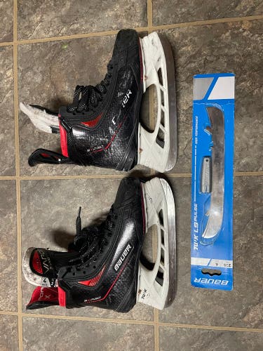 Used Bauer Regular Width Size 4 Vapor 3X Pro Hockey Skates