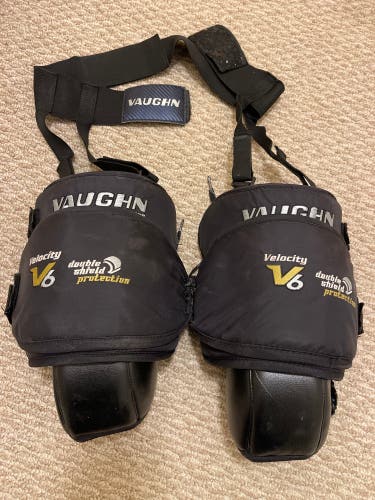 Vaughn V6 2200 knee/thigh pads