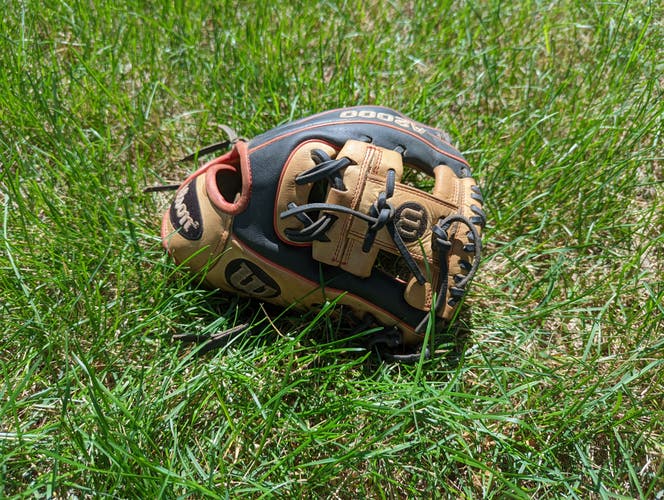 Wilson A2000 Baseball Glove 11.25"