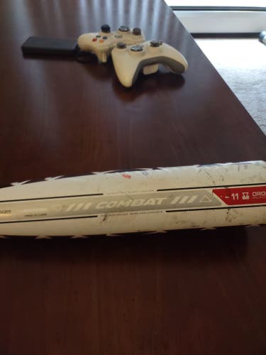 Used USSSA Certified 2017 Combat Composite Maxum Bat (-11) 19 oz 30"