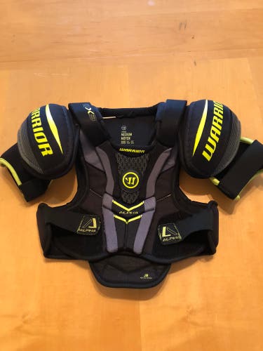Junior Medium Warrior  Alpha QX3 Shoulder Pads
