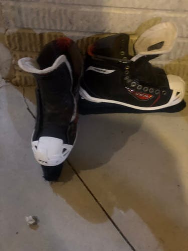 Used CCM Regular Width  Size 5.5 Hockey Goalie Skates