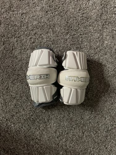 Bareley Used Large Maverik Max Arm Pads
