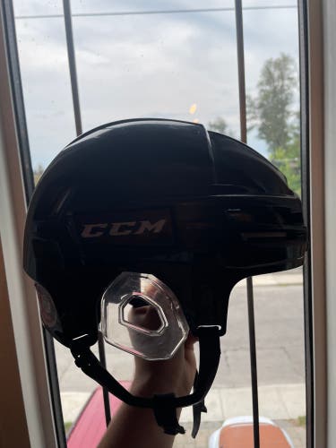 Used Medium CCM  Tacks 910 Helmet