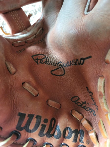 Wilson A2171 Glove. Youth snap action Pedro Guerrero. Right handed thrower