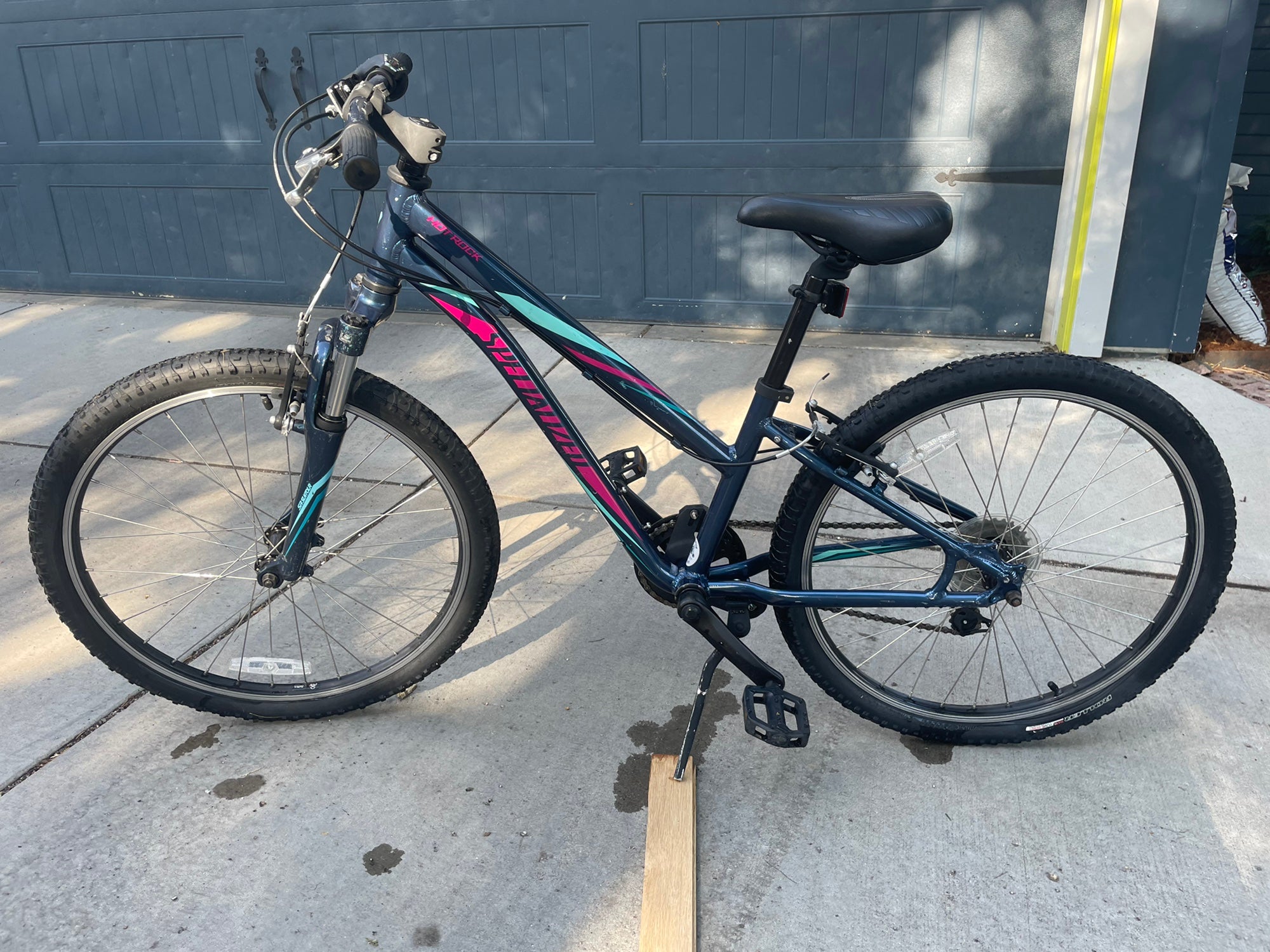 Used Kids 2017 Specialized Hot Rock 