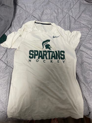 White Used Large Nike Shirt