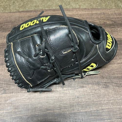 Used Left Hand Throw 11.75" A2000 Baseball Glove