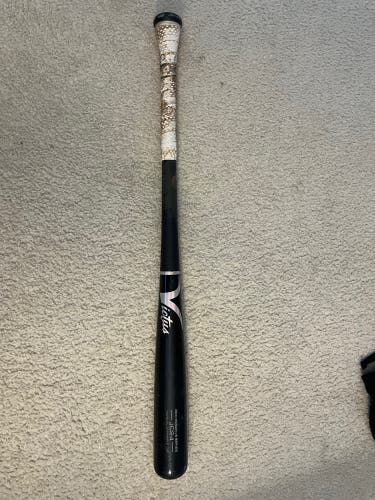 32’ Victus JC24 Wood Bat