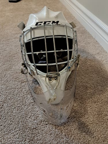 Senior Used CCM 9000 Goalie Mask
