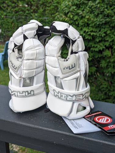 New Player's Maverik Max Lacrosse Gloves 13"