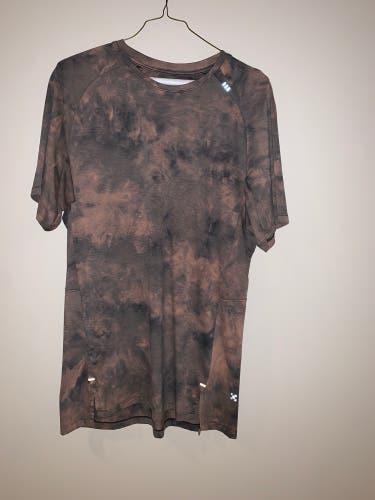 Lululemon Men’s Shirt