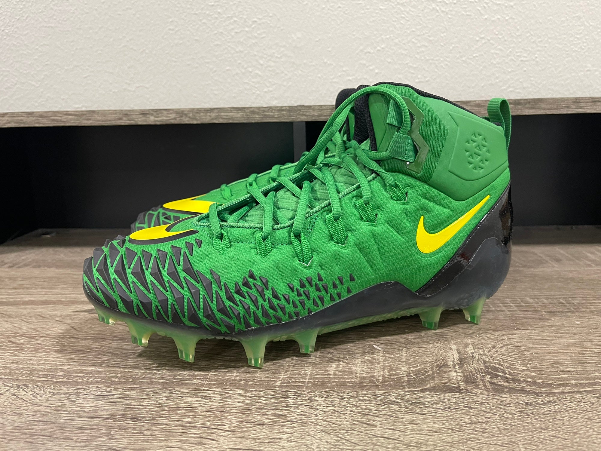 SAMPLE Oregon Ducks Nike Force Savage 