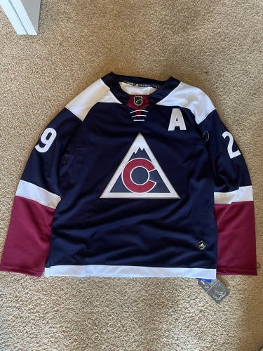 Colorado Avalanche Alternate Jersey MacKinnon