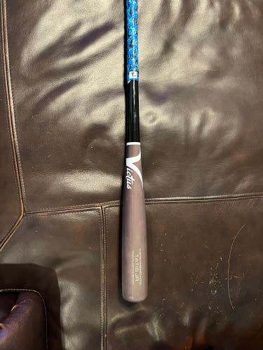 Victus Tatis jr youth wood bat
