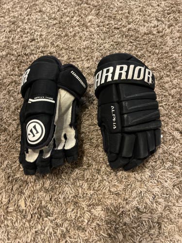 Used Warrior 11" Alpha QX4 Gloves