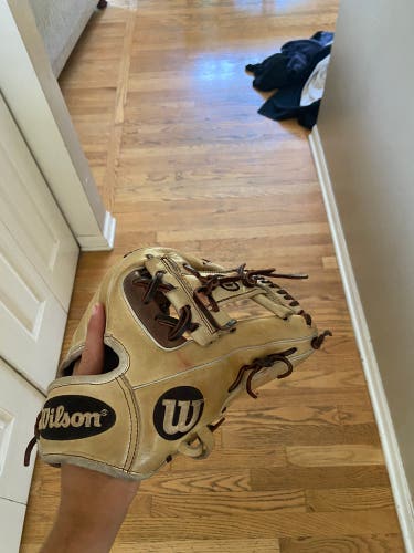 Infield 11.5" A2000 Baseball Glove