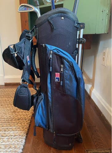 Kids golf bag with 6 Clubs