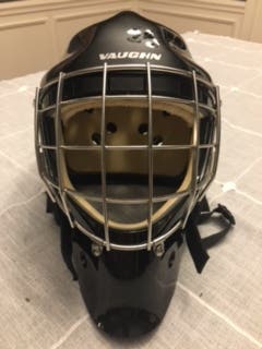 Senior Size Small Used Vaughn VM7700 Goalie Mask