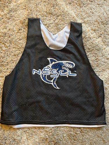 Nesll lacrosse pinnie