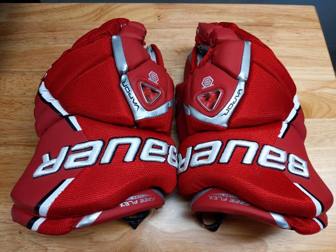 Bauer Vapor Gloves 13"