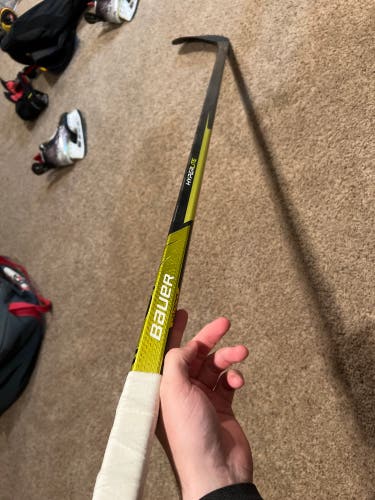 Senior Right Handed Pro Stock Vapor Hyperlite Hockey Stick
