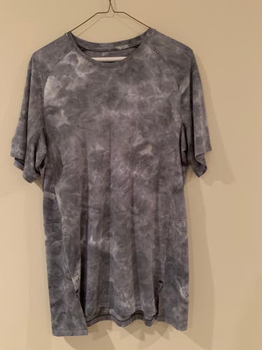 Lululemon men’s shirt