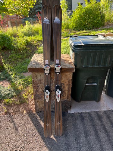 Used Unisex 2019 All Mountain Wagner Customs Skis With Griffon Bindings Max Din 13