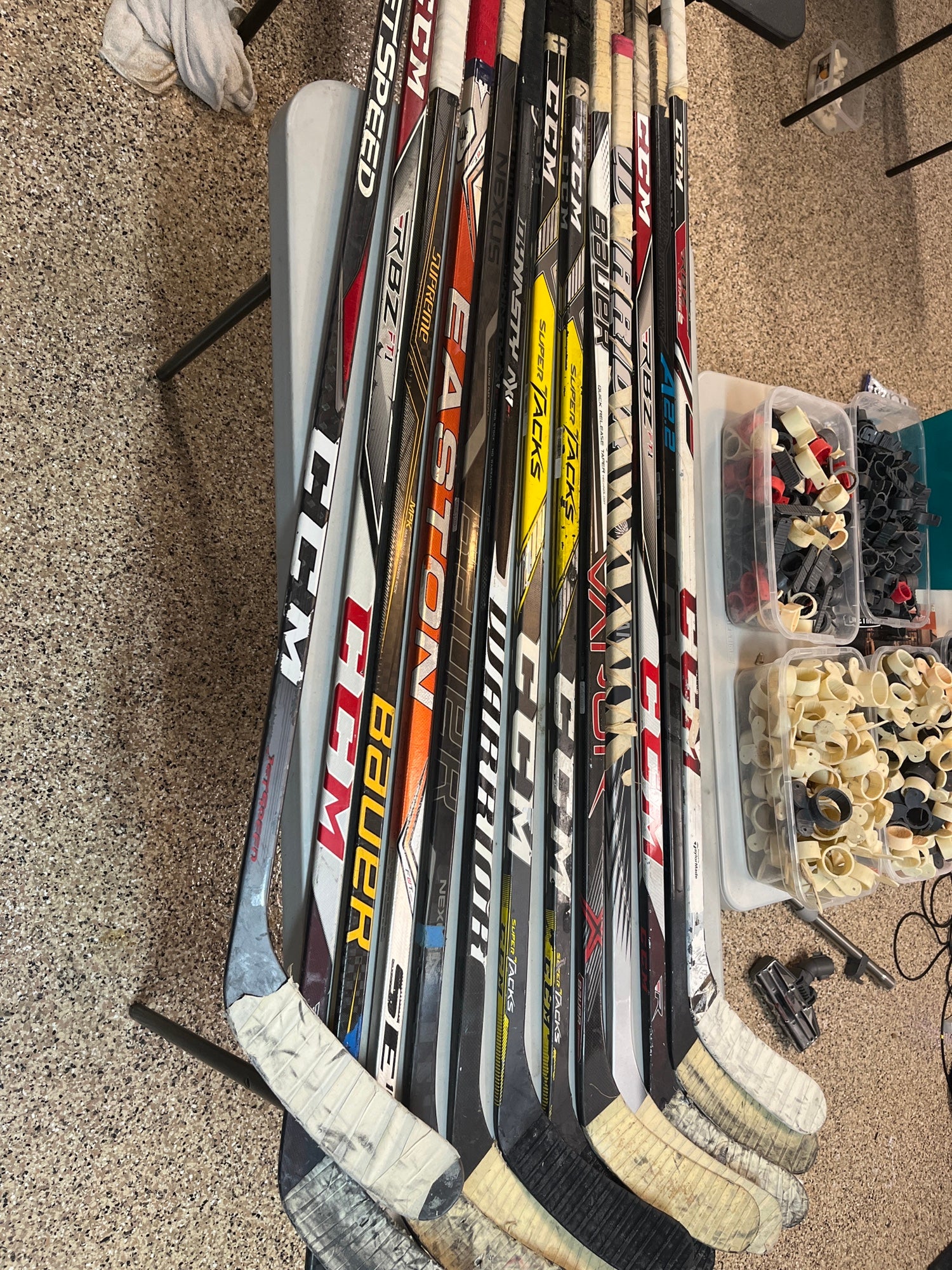 Easton E28 Hockey Stick Lefty for Sale in Yorba Linda, CA - OfferUp