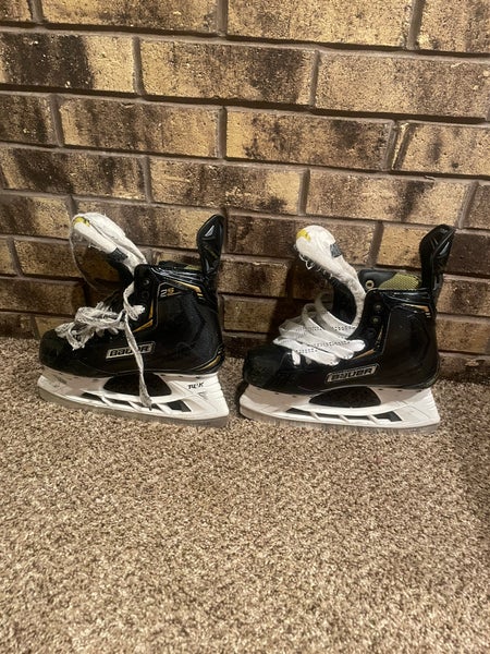 Used Bauer 2s Size 6 Skates With Super Feet Insole