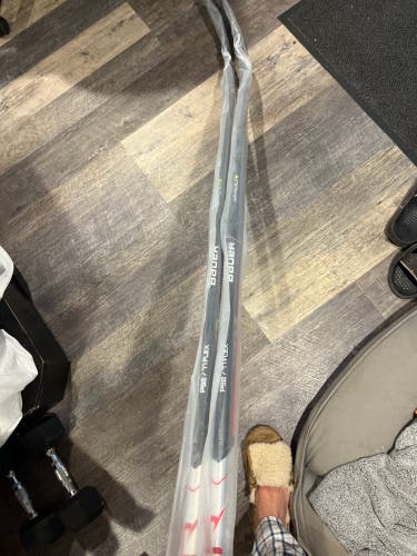 Senior Right Handed P92 Vapor Hyperlite Hockey Stick