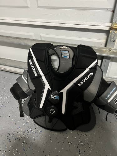 Used XL Vaughn  Velocity V9 Pro Goalie Chest Protector