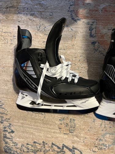 Used True Extra Wide Width  Size 11 Pro Custom Hockey Skates