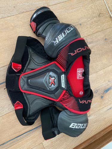 Junior Large Bauer  Vapor 1X Lite Shoulder Pads