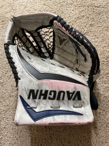 Vaughn Velocity V6 Goalie Glove