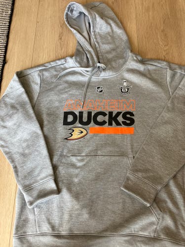 New Anaheim Ducks Gray New XL Adidas Sweatshirt-2018 Stanley Cup Playoffs
