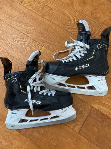 Intermediate Used Bauer Supreme 2S Pro Hockey Skates Extra Wide Width Size 6.5