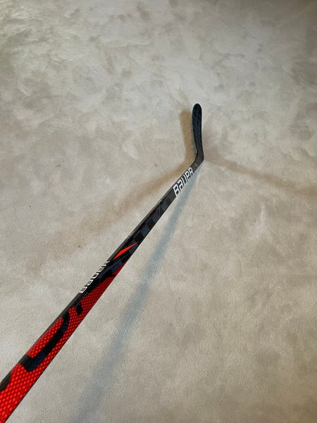 Senior Left Hand P28M Pro Stock Vapor FlyLite Hockey Stick