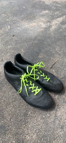 Black Men's Size 13 (Women's 14) Umbro Cleats
