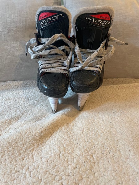 Used Bauer Extra Wide Width Size 1.5 Vapor 3X Pro Hockey Skates