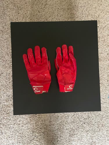 Red Cutters Rev Pro 4.0 Football Gloves