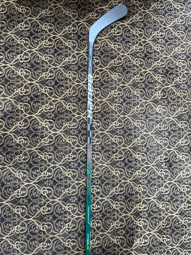 Right handed custom bauer vapor hyperlite hockey stick