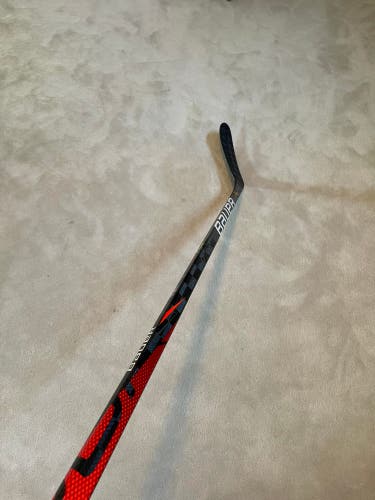 Senior Left Hand P28M Pro Stock Vapor FlyLite Hockey Stick