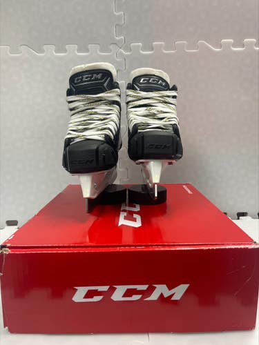 Junior New CCM Super tacks 9370 Hockey Goalie Skates Regular Width Size 3.5