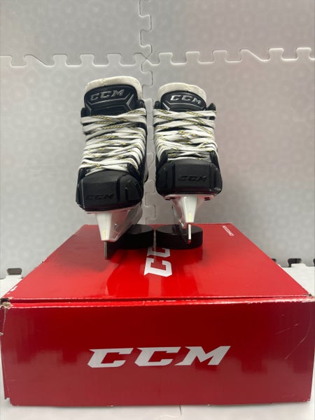 Junior New CCM Super tacks 9370 Hockey Goalie Skates Regular Width Size 3.5